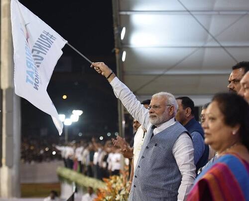 05:50 કલાકે સુરત એરપોર્ટથી ઈન્ડોર સ્ટેડિયમ જવા રવાના થશે. 06:10થી 07:10 કલાક સુધી ઈન્ડોર સ્ટેડીયમ ખાતે કાર્યક્રમમાં હાજરી આપશે. 07:10 વાગે ઈન્ડોર સ્ટેડીયમથી સુરત એરપોર્ટ જવા રવાના થશે. 07:30 કલાકે સુરત એરપોર્ટથી પ્રસ્થાન કરશે. 