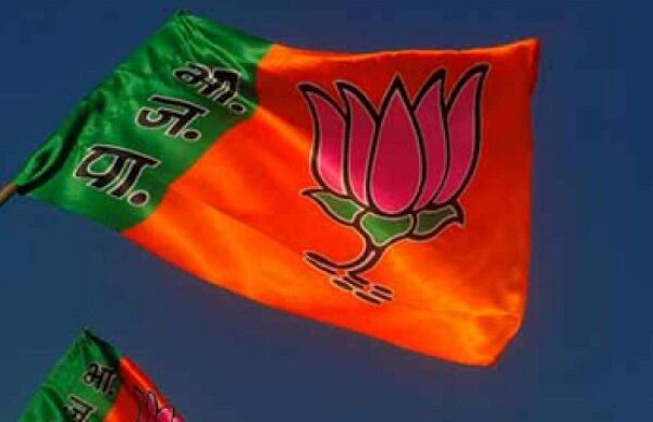 ગીર સોમનાથની વાત કરીએ તો સુત્રાપાડા નગર પાલિકાની વોર્ડ નંબર 3 અને 6 બંનેમાં ભાજપનો વિજય થયો છે. વોર્ડ નંબર 3માં રામસિંહભાઈ વાણવીનો 1162 મતે અને વોર્ડ નંબર 6માં રાણીબેન કામળિયાનો 490 મતથી વિજય થયો છે.