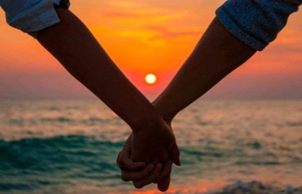 આ અંગેની વિગત એવી છે કે, પ્રિયા(નામ બદલ્યું છે) પોતે પરણીત છે. જોકે, પ્રિયા અન્ય એક યુવકના સંપર્કમાં આવી હતી. આ યુવક સાથે તેને પ્રેમ થઈ જતાં તે પતિને છોડીને પ્રેમી સાથે લિવ-ઇનમાં રહેવા માટે આવી ગઈ હતી.