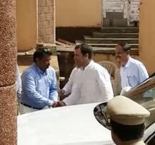 રાફેલ વિવાદ વચ્ચે કૉંગ્રેસ અધ્યક્ષ રાહુલ ગાંધીએ ગોવાના મુખ્યમંત્રી મનોહર પર્રિકર સાથે કરી મુલાકાત