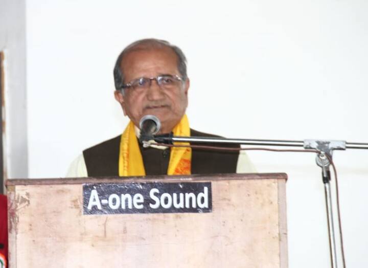 અમદાવાદ: 14 ફેબ્રુઆરીના રોજ ઉજવવામાં આવતાં વેલેન્ટાઇન ડેની આસારામ આશ્રમની સંસ્થા યોગ વેદાંત સેવા સમિતિ દ્વારા માતૃ-પિતૃ પૂજન દિવસ તરીકે ઉજવણી કરવામાં આવે છે. જેને લઈ ગુજરાત સરકારના શિક્ષણમંત્રી ભૂપેન્દ્રસિંહ ચુડાસમાએ આસારામ આશ્રમને શુભેચ્છા સંદેશ પાઠવ્યો હતો.