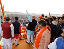 પશ્ચિમ બંગાળમાં અમિત શાહની રેલીમાં સામેલ થયેલા વાહનોમાં કરવામાં આવી તોડફોડ, ભાજપે કહ્યું- મમતા બેનર્જી ડરી ગયા, જાણો વિગત