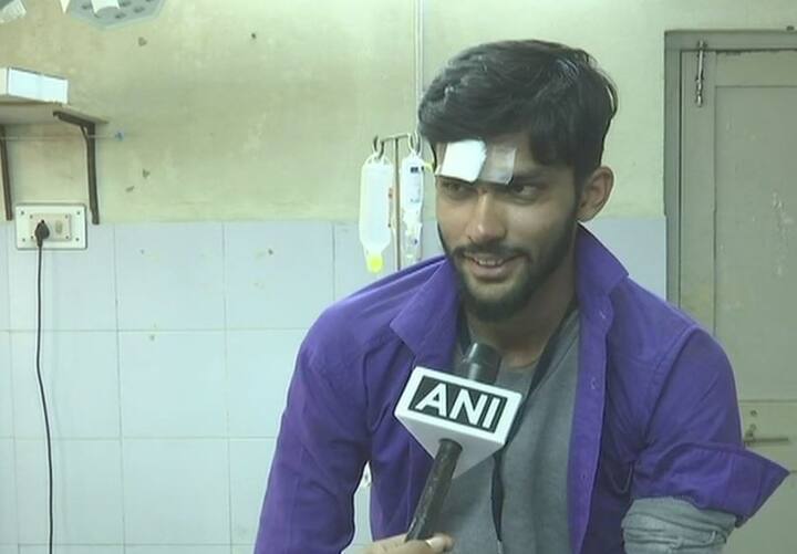 જે બાદ તેને સારવાર માટે હોસ્પિટલ લઈ જવામાં આવ્યો. કેમરામેન જે સમયે પડ્યો ત્યારે પીએમ મોદીએ તેમનું ભાષણ પણ અટકાવી દીધું. જે બાદ પીએમ મોદીએ તેમની સુરક્ષામાં રહેલા જવાનોને કેમેરામેનની મદદ કરવાની સૂચના આપી હતી.