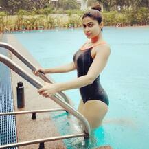 બોલીવુડની જાણીતી એક્ટ્રેસને અજાણ્યા શખ્સોએ રસ્તા વચ્ચે જ ઊભી રાખીને આપી ગાળ, ડ્રાઇવરને ફટકાર્યો, જાણો વિગત