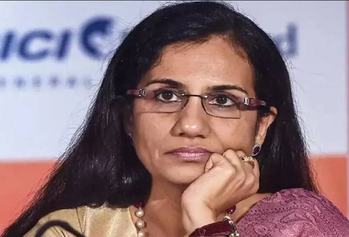 નવી દિલ્હીઃ વીડિયોકોન ગ્રુપને લોન આપવાના કેસમાં ICICI બેંકના પૂર્વ સીએમડી ચંદા કોચરની મુશ્કેલી ઓછી થવાનું નામ જ નથી લઈ રહી. તેમને બોર્ડમાંથી હટાવી દેવામાં આવ્યા છે. ICICIએ કહ્યું કે, પૂર્વ સીઈઓ ચંદા કોચરે નિયમોનો ભંગ કર્યો છે. આ માટે તેમને બોનસ સહિત બીજા લાભ નહીં આપવામાં આવે.