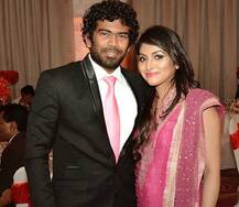 શ્રીલંકાના સ્ટાર ક્રિકેટરની પત્ની અને થિસારા પરેરા વચ્ચે ફેસબુક વૉર, જાણો શું છે મામલો