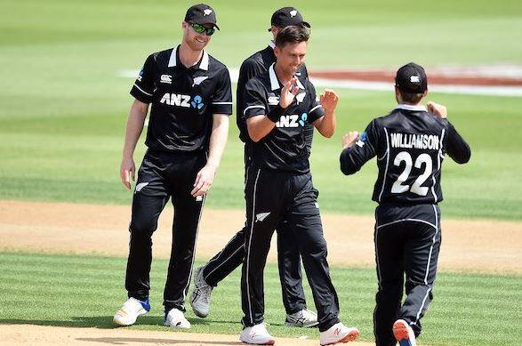 સ્વિંગ અને ફાસ્ટ બોલર્સનો સામનો કરવાની નબળાઈ ફરી આવે સામીઃ 92 રનના સ્કોરમાં આઉટ થઇ ગયેલી ટીમ ઈન્ડિયાની સ્વિંગ અને ફાસ્ટ બોલર્સ સામે રમવાની નબળાઇ ફરી સામે આવી હતી. કોહલીની ગેરહાજરીમાં ટીમ ઈન્ડિયાના બેટ્સમેનો યજમાન ટીમના બોલર્સ ટ્રેન્ટ બોલ્ટ અને ગ્રાન્ડહોમનો સામનો કરી શક્યા નહોતા. બોલ્ટે 5 તથા ગ્રાન્ડહોમે 3 વિકેટ લીધી હતી. બોલ્ટને મેન ઓફ ધ મેચ જાહેર કરવામાં આવ્યો હતો.