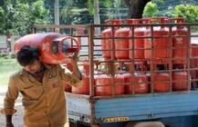 રાંધણ ગેસના બાટલાની કિંમતમાં થયો ઘટાડો, જાણો હવે કેટલા ચૂકવવા પડશે