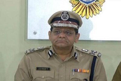 અમદાવાદ ક્રાઈમ બ્રાન્ચના IPS અધિકારી જે કે ભટ્ટ થયા નિવૃત્ત, કયા અધિકારીને સોંપવામાં આવ્યા ચાર્જ, જાણો વિગત