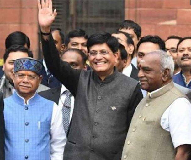 થોડા સમય અગાઉ જ ફિલ્મ ઇન્ડસ્ટ્રી સાથે જોડાયેલા દિગ્ગજોએ પ્રધાનમંત્રી નરેન્દ્ર મોદી સાથે મુલાકાત કરી હતી. જેમાં તેમણે ટિકિટની કિંમત ઘટાડવાની વાત કરી હતી. જે બાદ હવે ટિકિટોની કિંમત ઓછી કરવામાં આવી છે. એન્ટરટેઇનમેન્ટ સેક્ટરને મોટી રાહત આપતાં જીએસટીને 12 ટકા કરવાની જાહેરાત કરવામાં આવી છે.