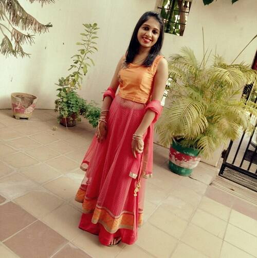 લાંબા સમયથી પતિ-પત્ની એક જ ઘરમાં અલગ-અલગ રૂમોમાં સુતા હતા. તેણીને છૂટાછેડા લઈ લેવા પણ દબાણ કરાતું હોવાનો આક્ષેપ તેણીના પરિજનોએ કર્યો હતો. તેણીના માસા ભરત પટેલે જણાવ્યું હતું કે, નણંદોઈ દ્વારા પણ તેણીની મશ્કરી કરવામાં આવતી હતી. 