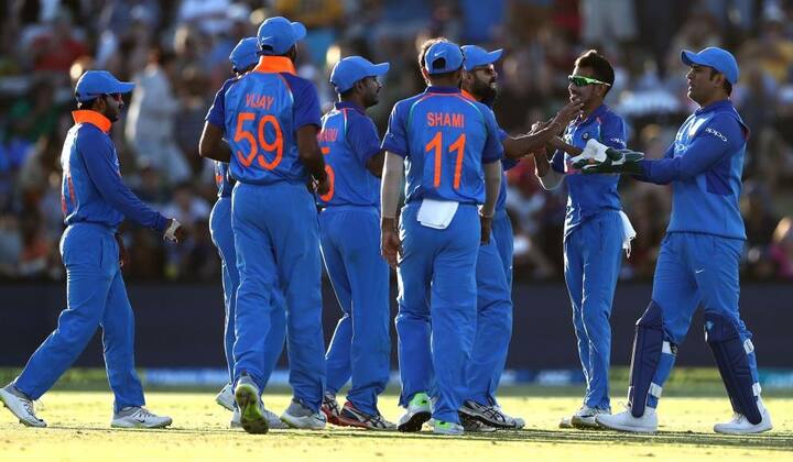 ધોનીને ઓસ્ટ્રેલિયા સામે ત્રણ વન ડે મેચની સીરિઝમાં મેન ઓફ ધ સીરિઝ જાહેર કરવામાં આવ્યો હતો. વર્લ્ડકપની તૈયારીને ધ્યાનમાં રાખતા યુવા શુભમન ગિલને પણ પ્લેઇંગ ઇલેવનમાં સ્થાન મળી શકે છે. આ ઉપરાંત રવીન્દ્ર જાડેજાને પણ સ્થાન મળી શકે છે.