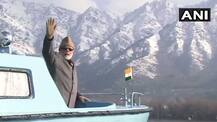 PM મોદીએ બોટમાં બેસીને દાલ સરોવરનો માણ્યો નજારો, જુઓ તસવીરો