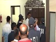 કોલકાતામાં પોલીસ કમિશનરના ઘરે CBIના દરોડા, CBI અધિકારીઓને પોલીસ સ્ટેશન લઈ જવાયા