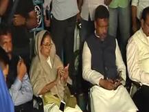 કોલકાતામાં CBIvsPOLICE: મોદી વિરૂદ્ધ મમતાના ઘરણા, બોલ્યા- દેશમાં કટોકટી કરતા પણ ખરાબ સ્થિતિ