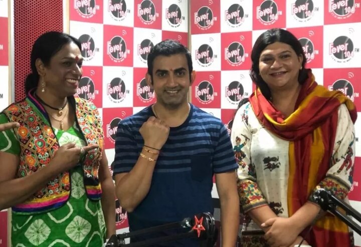 ગંભીરે ફોટો પોસ્ટ કરીને લખ્યું કે., આ છે પીતામ્બરન. જેનો આઈડી જોઈને ખબર પડી શકે છે કે તેમણે 1965 અને 1971માં ભારતીય આર્મીમાં સેવા આપી છે. તેમનું કહેવું છે કે તેમને આર્મીથી જે મદદ મળવાની હતી તે ટેક્નિકલ કારણોસર અટકી ગઈ છે. હું તેમની મદદ માટે અપીલ કરું છું. આ વ્યક્તિ હાલ કનોટ પ્લેસના એ બ્લોક પાસે ભીખ માંગતો નજરે પડી રહ્યો છે.
