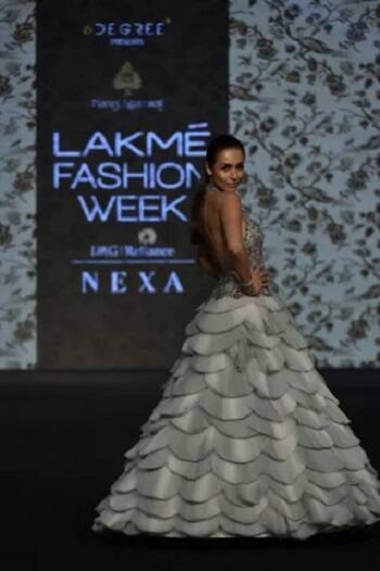 આ ઉંમરમાં પણ મલાઈકા ફિટનેસ મામલે બી ટાઉનની નવી અભિનેત્રીઓથી લઈને દરેક અભિનેત્રીઓને ટક્કર આપે છે. 