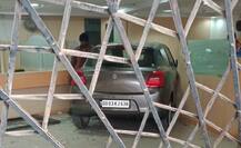 દમણમાં સર્જાયો વિચિત્ર અકસ્માત, કાર બેંકના દરવાજાની ગ્રિલ તોડીને અંદર ઘુસી