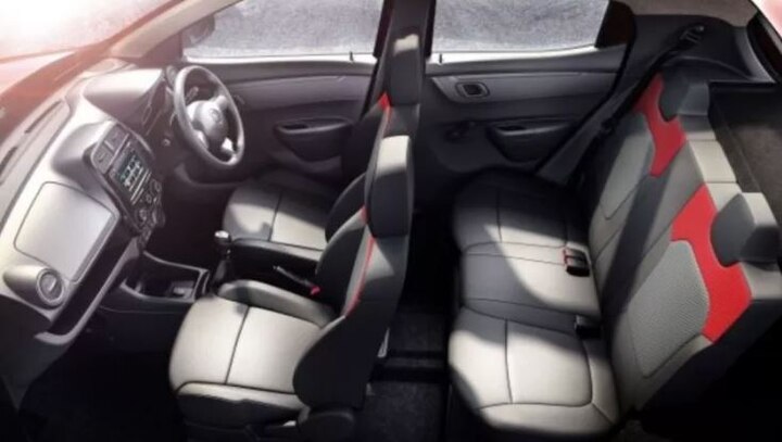 નવી કારમાં આપવામાં આવેલા અપડેટની વાત કરવામાં આવે તો તેમાં ઇન્ફોટેનમેન્ટ સિસ્ટમ 7 ઈંચની જ રહેશે, પરંતુ હવે તેમાં એપલ કારપ્લે અને એન્ડ્રોઇડ ઓટો કનેક્ટિવિટીનો સપોર્ટ મળશે. અપડેટની સાથે જ ક્વિડ ભારતમાં આ ફીચર લાવનારી સૌથી સસ્તી કાર બની ગઈ છે.