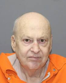 FB પર ફ્રેન્ડ બનેલી 13 અને 14 વર્ષની બે છોકરીએ 67 વર્ષના વૃધ્ધના ઘરે જઈને માણ્યું સેક્સ ને પછી........