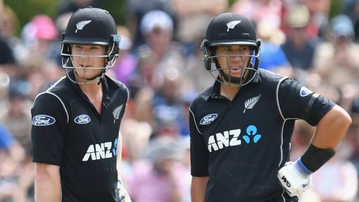 ન્યૂઝીલેન્ડ ટીમઃ કેન વિલિયમ્સન (કેપ્ટન), ડગ બ્રેસવેલ, માર્ટિન ગપ્ટિલ, સ્કૉટ કગલેન, ડેરિન મિશેલ, કૉલિન મુનરો, ઇશ સોઢી, રૉસ ટેલર, ટિમ સાઉથી, બ્લેયર ટિકનર, લૉકી ફર્ગ્યૂસન, કૉલિન ડી ગ્રાન્ડહૉમ, મિશેલ સેન્ટનર અને ટિમ સીફર્ટ (વિકેટકીપર).