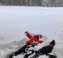 પતિ નિક જોનાસ સાથે બરફમાં મસ્તી કરતી જોવા મળી દેશી ગર્લ પ્રિયંકા, જુઓ તસવીરો