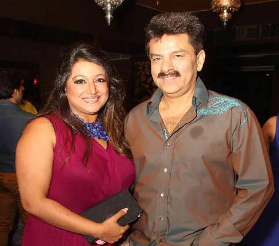 આ અંગે તેણીએ પોલીસ ફરિયાદ નોંધાવતાં પોલીસે ગુનો નોંધી તપાસ હાથ ધરી છે. પોલીસે સીસીટીવી રેકોર્ડીંગની મદદથી તપાસ હાથ ધરી છે. પોલીસનું કહેવું છે કે લૂંટની ઘટના અંગેની કડીઓ મળી છે અને ગણતરીના સમયમાં લુટારૂઓને ઝડપી લેવાશે.