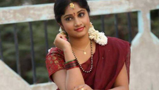 આંધ્રપ્રદેશના કૃષ્ણા જિલ્લાની રહેવાસી નાગા ઝાંસીએ ટેલિવિઝન સીરિયલ ‘પવિત્ર બંધન’ ઉપરાંત અનેક ટીવી સીરિયલમાં કામ કર્યું હતું. આ ઉપરાંત થોડા મહિનાથી તે અમીરપેટ વિસ્તારમાં બ્યૂટી પાર્લર પણ ચલાવતી હતી.