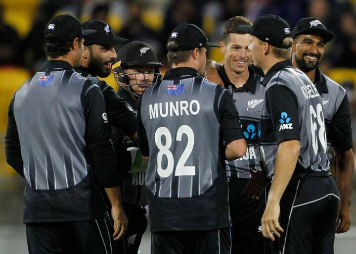 સ્પિનરો પડ્યા ભારેઃ એક સમયે ભારતના ગણના સ્પિનરોને સરળતાથી રમી શકે તેવા દેશમાં થતી હતી પરંતુ છેલ્લા થોડા સમયથી ભારતીય બેટ્સમેનો સ્પિનરોને સારી રીતે સામનો કરી શકતા નથી. મિશેલ સેન્ટરે એક જ ઓવરમાં રિષભ પંત અને વિજય શંકરને તંબુ ભેગા કરી દીધા હતા. જે બાદ ઈશ સોઢીએ દિનેશ કાર્તિક અને હાર્દિક પંડ્યાને એક જ ઓવરમાં આઉટ કરી દેતા ભારતનો મિડલ ઓર્ડર ભાંગી પડ્યો હતો.