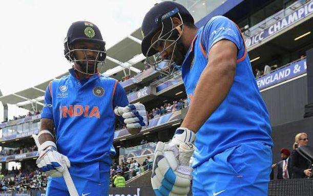 ઓપનરોની નબળી શરૂઆતઃ 220 રનના લક્ષ્યાંકને હાંસલ કરવા ઉતરેલી ભારતીય ટીમની નબળી શરૂઆત થઈ હતી. કેપ્ટન રોહિત શર્મા ત્રીજી ઓવરમાં આઉટ થયો હતો. તે ટીમને મોટો લક્ષ્યાંક હાંસલ કરતી વખતે ધમાકેદાર શરૂઆત અપાવી શક્યો નહોતો.