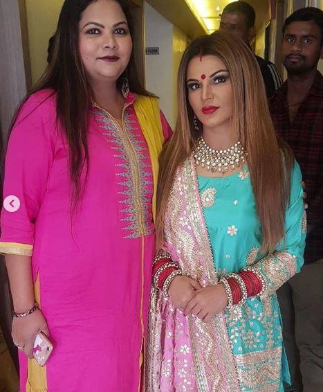 મને પાયલટ બાબાએ કુંભમાં આવવાનું આમંત્રણ આપ્યું હતું. તેથી આ વખતે આવવાનો ફેંસલો કર્યો હતો તેમ રાખીએ કહ્યું હતું.