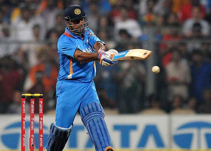 આવી ઘટના સૌપ્રથમ વખત 2012માં બની હતી. સિડનીમાં ઓસ્ટ્રેલિયા સામે ધોનીએ અણનમ 48 રન ફટકાર્યા હતા અને તે મેચમાં ટીમ ઈન્ડિયા 31 રનથી હાર્યું હતું. જે બાદ 2012માં જ ઈંગ્લેન્ડ વિરુદ્ધ મુંબઈમાં ધોની 38 રનની ઈનિંગ રમ્યો હતો અને ભારતનો 6 વિકેટથી પરાજય થયો હતો.