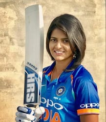 મળો ભારતની ગ્લેમરસ મહિલા ક્રિકેટરને, મોડલ-એક્ટ્રેસ પણ લાગે ઝાંખી