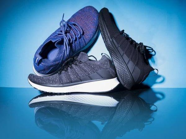 Xiaomiના આ નવા સ્પોર્ટસ શૂને બ્રિદેબલ અને વોશેબલ મેશ ફેબ્રીકથી તૈયાર કરવામાં આવ્યા છે. આ કારણે શૂને સરળતાથી ધોઈ શકાય છે. આ શૂઝની ડિઝાઈન એ રીતે તૈયાર કરવામાં આવી છે જેનાથી વધારે ગ્રીપ મળશે. આ શૂ બ્લેક, ડાર્ક અને બ્લુ કલર ઓપ્શન સાથે ગ્રાહકોને મળશે.