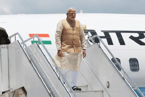 જેમ જેમ લોકસભાની ચૂંટણી નજીક આવી રહી છે. રાજકીય પાર્ટીઓના ગુજરાતમાં આંટા-ફેરા વધી રહ્યા છે. ચૂંટણીને લઈને કમિટીઓ રચવાની અને બેઠકો કરવાની કામગીરી પણ પૂરજોશમાં ચાલી રહી છે.