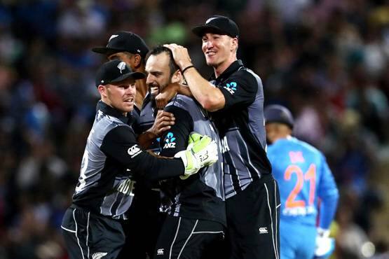 કોલિન મુનરોની આક્રમક બેટિંગઃ ન્યૂઝિલેન્ડના ઓપનર કોલિન મુનરોએ ભારતીય બોલિંગને તોડી નાખી હતી. મુનરોએ 40 બોલમાં જ 72 રન બનાવી ન્યૂઝિલેન્ડના સ્કોરને 200ને પાર લઇ જવામાં મદદ કરી હતી. મુનરો અને ટિમ સેફર્ટે 7.4 ઓવરમાં જ 80 રન બનાવી ટીમને આક્રમક શરૂઆત અપાવી હતી. મુનરોએ પોતાની ઇનિંગમાં ચાર ચોગ્ગા અને પાંચ સિક્સ ફટકારી હતી. 