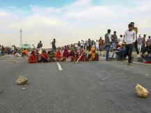 રાજસ્થાનમાં ગુર્જરોનું આંદોલન ઉગ્ર બન્યું, પોલીસ વાહનોમાં આગ ચાંપી