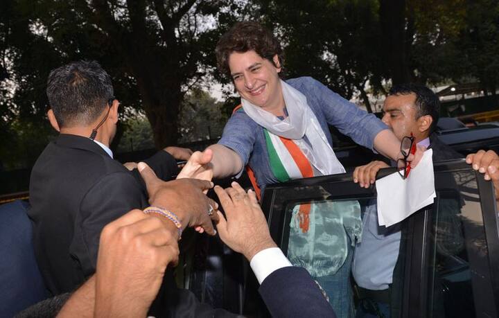 પ્રિયંકા ગાંધી ટ્વિટર પર સક્રિય થયાને 24 કલાક નથી થયા ત્યાં ફોલોઅર્સની સંખ્યા 76 હજારને પાર કરી ગઈ છે. પ્રિયંકાએ ગાંધીએ અત્યાર સુધીમાં માત્ર 7 લોકોને ફોલો કર્યા છે. જેમાં ગુજરાત કોંગ્રેસના દિગ્ગજ નેતાનો પણ સમાવેશ થાય છે.