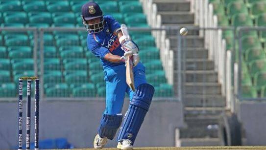 નવી દિલ્હીઃ ઈંગ્લેન્ડમાં ચાલુ વર્ષે 30 મેથી શરૂ થઈ રહેલા વર્લ્ડકપ 2019ને લઈ ટીમ ઈન્ડિયાના ચીફ સિલેક્ટર એમએસકે પ્રસાદે મોટું નિવેદન આપ્યું છે. તેમણે કહ્યું કે, રિષભ પંત, વિજય શંકર અને અજિંક્ય રહાણે વર્લ્ડ કપ માટે પસંદ કરવામાં આવનારી ભારતીય ટીમનો હિસ્સો હોઈ શકે છે.