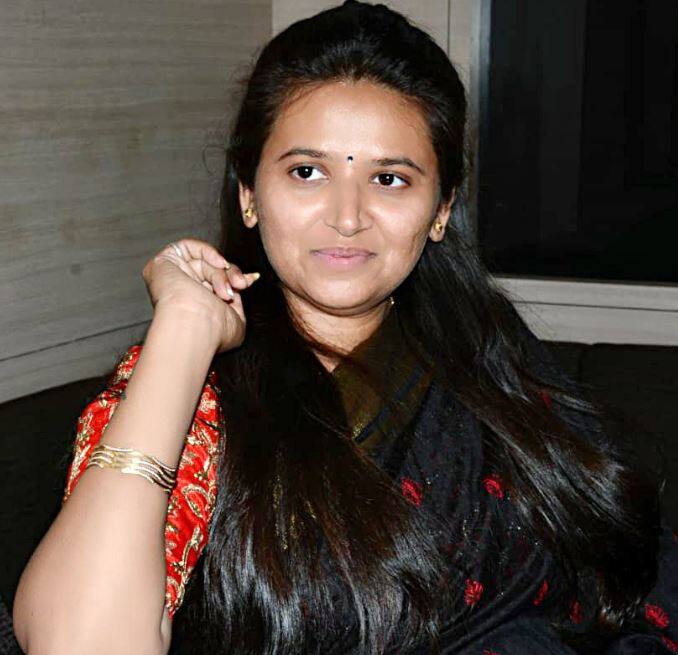 અમદાવાદઃ રાજ્યના તમામ નાના-મોટા પક્ષ લોકસભાની ચૂંટણીની તૈયારીઓમાં લાગી ગયા છે. રાજ્યમાં પણ ચૂંટણીની તૈયારીઓનો ધમધમાટ શરૂ થઈ ગયો છે. પૂર્વ પાસ કન્વીનર અને ભાજપના નેતા રેશમા પટેલે પણ લોકસભા ચૂંટણીમાં ઝંપલાવવાનું મન બનાવી લીધુ છે. તેમણે જણાવ્યું કે, હું પોરબંદરની બેઠક પરથી ચૂંટણી લડીશ. કયા પક્ષમાંથી ચૂંટણી લડીશ તે નક્કી નથી પરંતુ ભારતીય જનતા પાર્ટી સામે ચૂંટણી લડીશ.