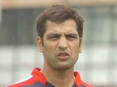 આ મામલે ડીસીપી નૂપુર પ્રસાદે કહ્યું કે, સેન્ટ સ્ટીફન્સ ગ્રાઉન્ડ પર સિલેક્શન ટ્રાયલ ચાલી રહ્યો હતો. અનુજ ડેઢા, જેનું સિલેક્શન નહોતું થયું અને તેણે રિજેક્ટ થવાનું કારણ પૂછયું હતું. તે પછી અચાનક તેણે થપ્પડ મારી હતી. સાથે અન્ય ૧૦થી ૧૫ યુવકોએ પણ ભંડારી પર હુમલો કરી દીધો હતો. આ મામલે અનુજ ડેઢા અને તેના ભાઈ નરેશની અટકાયત કરી છે. બાકીના લોકો કોણ હતા તેની શોધ માટે ગ્રાઉન્ડની આસપાસ લાગેલા સીસીટીવી કેમેરાની મદદ લઈ રહી છે. પોલીસે અનુજને એક દિવસના રિમાન્ડ અને નરેશને બે દિવસની જ્યૂડિશિયલ કસ્ટડીમાં મોકલી દીધો છે.