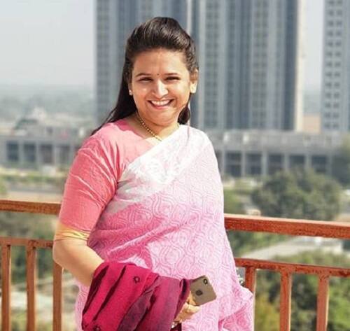 પરંતુ સમય જતાં ભાજપમાં રેશ્મા પટેલને હાંસિયામાં ધકેલી દેવાઈ હતી જેના કારણે રેશમા પટેલ અવારનવાર બીજેપી સામે બાયો ચઢાવી હતી. રેશમા પટેલ સૌરાષ્ટ્રથી લોકસભાની ચૂંટણી લડે તેવી પહેલાથી જ શક્યતા હતી. રેશમા પટેલનું વતન જૂનાગઢનું ઝાંઝરડા ગામ છે.