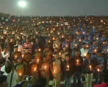 Pulwama Attack: શહીદોને વિદાય આપી રહ્યો છે દેશ, ભોપાલમાં નિકળી કેન્ડલ માર્ચ