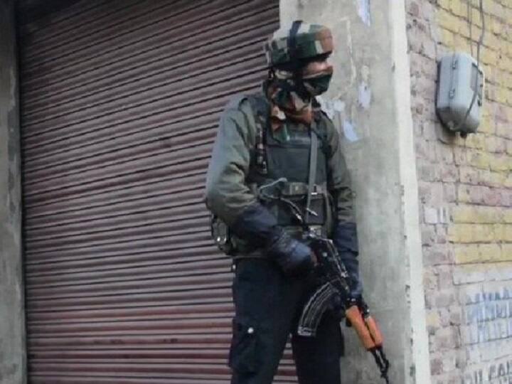 Pulwama terror attack mastermind Kamran killed by Army કાશ્મીર: જવાનોએ માસ્ટરમાઈન્ડ કામરાન સહિત બે આતંકીઓને કર્યા ઠાર, હજુ બે આતંકી છુપાયા હોવાની આશંકા