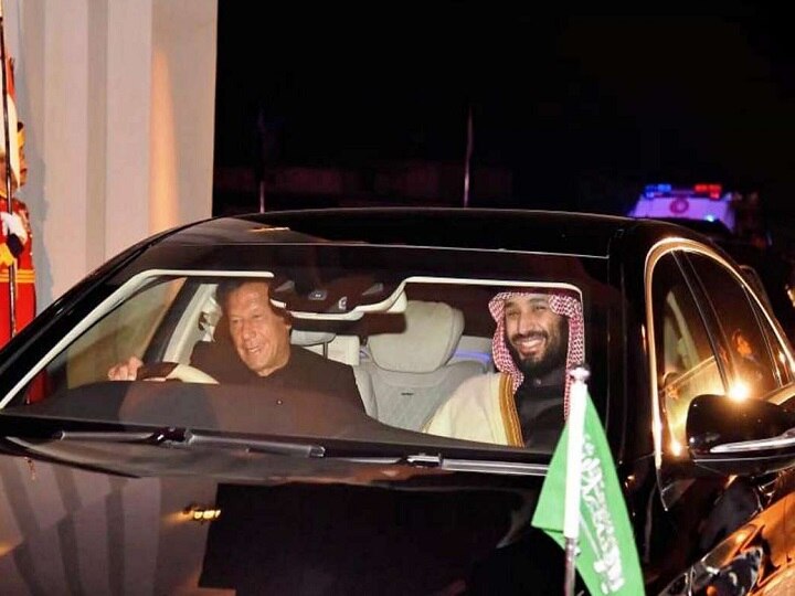 Pakistan PM Imran Khan drives with Saudi Prince to PM House in car પાકિસ્તાનના વડાપ્રધાન ઈમરાન ખાન કેમ સાઉદી પ્રિન્સના ડ્રાઈવર બન્યા, જાણો વિગત