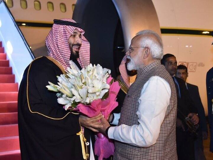 PM Modi receives Saudi Arabia Crown Prince Mohammed bin Salman in India સાઉદી અરબ ક્રાઉન પ્રિન્સ મોહમ્મદ બિન સલમાન ભારત પહોંચ્યા, એરપોર્ટ પર PM મોદીએ કર્યું સ્વાગત