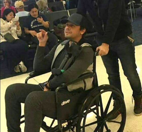 Bollywood singer Sonu Nigam return from Nepal after surgery એરપોર્ટ પર વ્હીલચેરમાં જોવા મળ્યો બોલીવુડનો આ જાણીતો સિંગર, જાણો શું થયું.....