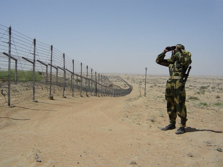 Indian Air Force jets drop 1000 Kg bombs across LoC: high alert in Gujarat Border ભારતે PoKમાં કરેલા હુમલા બાદ ગુજરાત સહિતની તમામ બોર્ડરો પર હાઈએલર્ટ