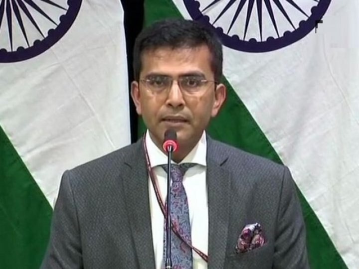 India demands immediate safe release of IAF pilot ભારતે ગુમ પાયલટ પાકિસ્તાનની કસ્ટડીમાં હોવાની કરી પુષ્ટી, કહ્યું- સુરક્ષિત પરત મોકલવામાં આવે