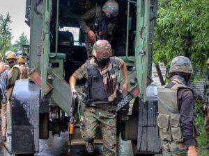 જમ્મુ-કાશ્મીર: હંદવાડમાં 61 કલાકથી ચાલુ છે એન્કાઉન્ટર, CRPFના વધુ એક જવાન શહીદ